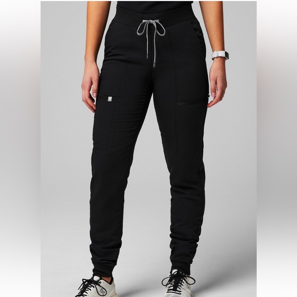 Fabletics Scrub Set - Picture 3 of 3